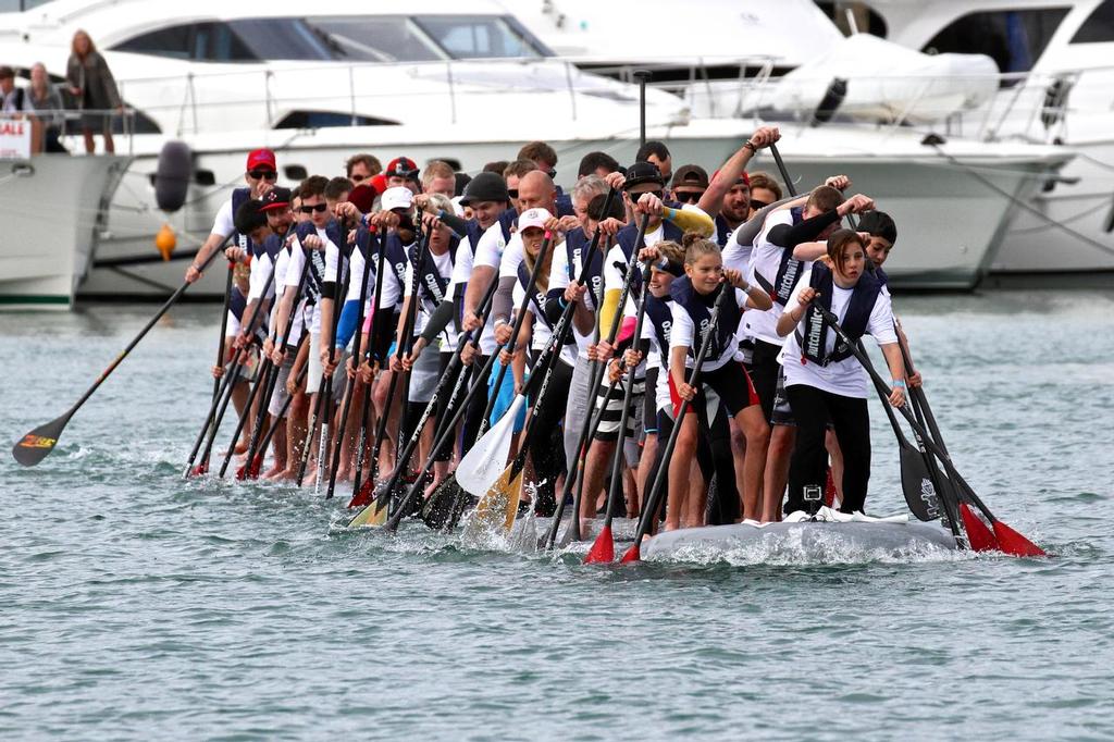 Heading back - New provisional World SUP mark set on the Lancer AirDock SUP - Auckland On The Water Boat Show - September 27, 2014  © Richard Gladwell www.photosport.co.nz